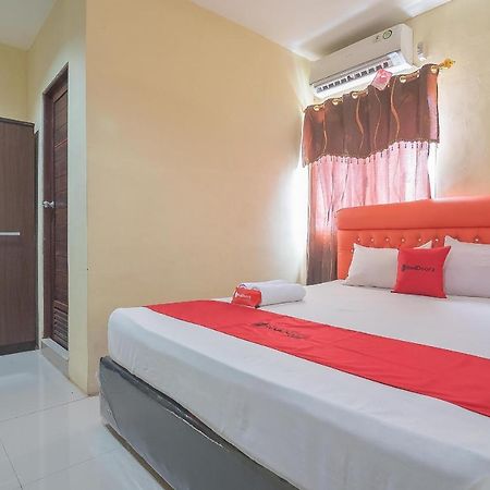 Hotel Reddoorz Syariah At Jalan Cilik Riwut Kapuas à Kualakapuas Extérieur photo
