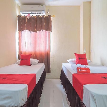 Hotel Reddoorz Syariah At Jalan Cilik Riwut Kapuas à Kualakapuas Extérieur photo