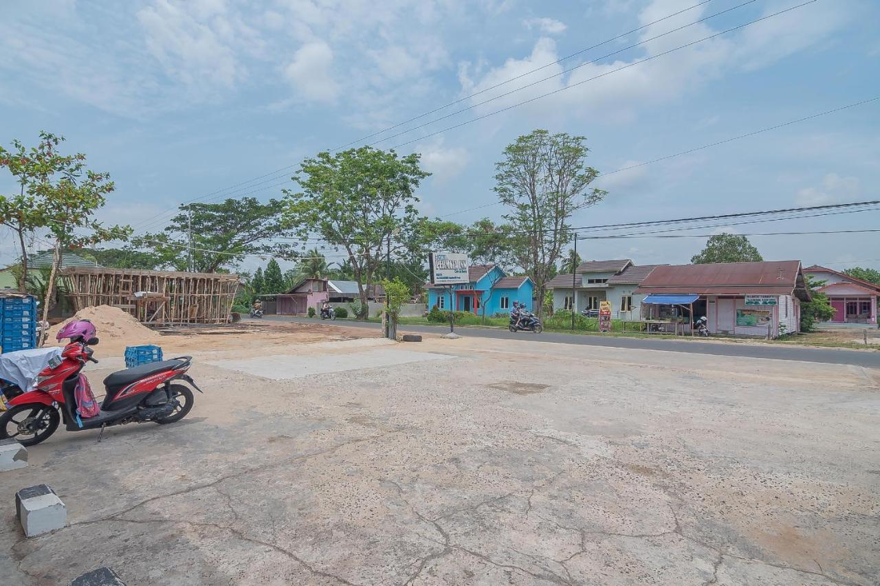 Hotel Reddoorz Syariah At Jalan Cilik Riwut Kapuas à Kualakapuas Extérieur photo