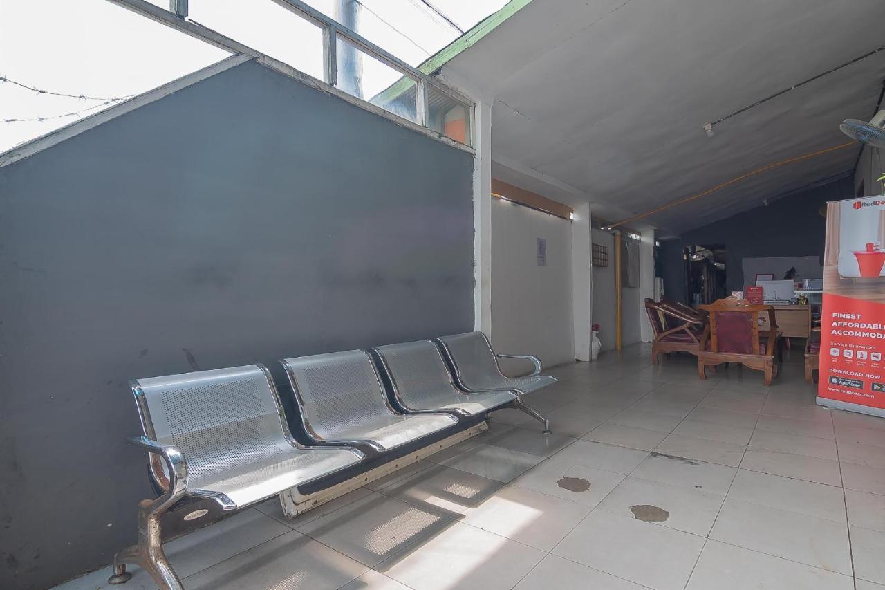 Hotel Reddoorz Syariah At Jalan Cilik Riwut Kapuas à Kualakapuas Extérieur photo