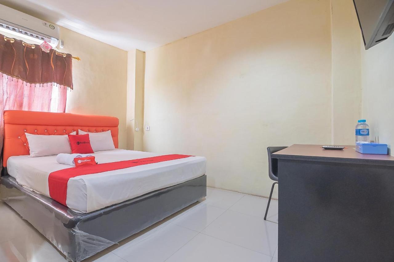 Hotel Reddoorz Syariah At Jalan Cilik Riwut Kapuas à Kualakapuas Extérieur photo