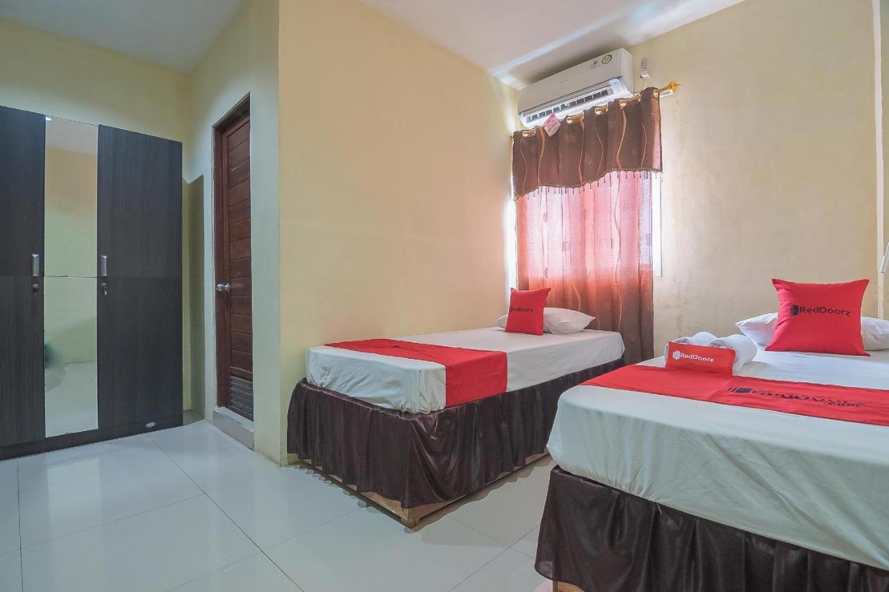 Hotel Reddoorz Syariah At Jalan Cilik Riwut Kapuas à Kualakapuas Extérieur photo