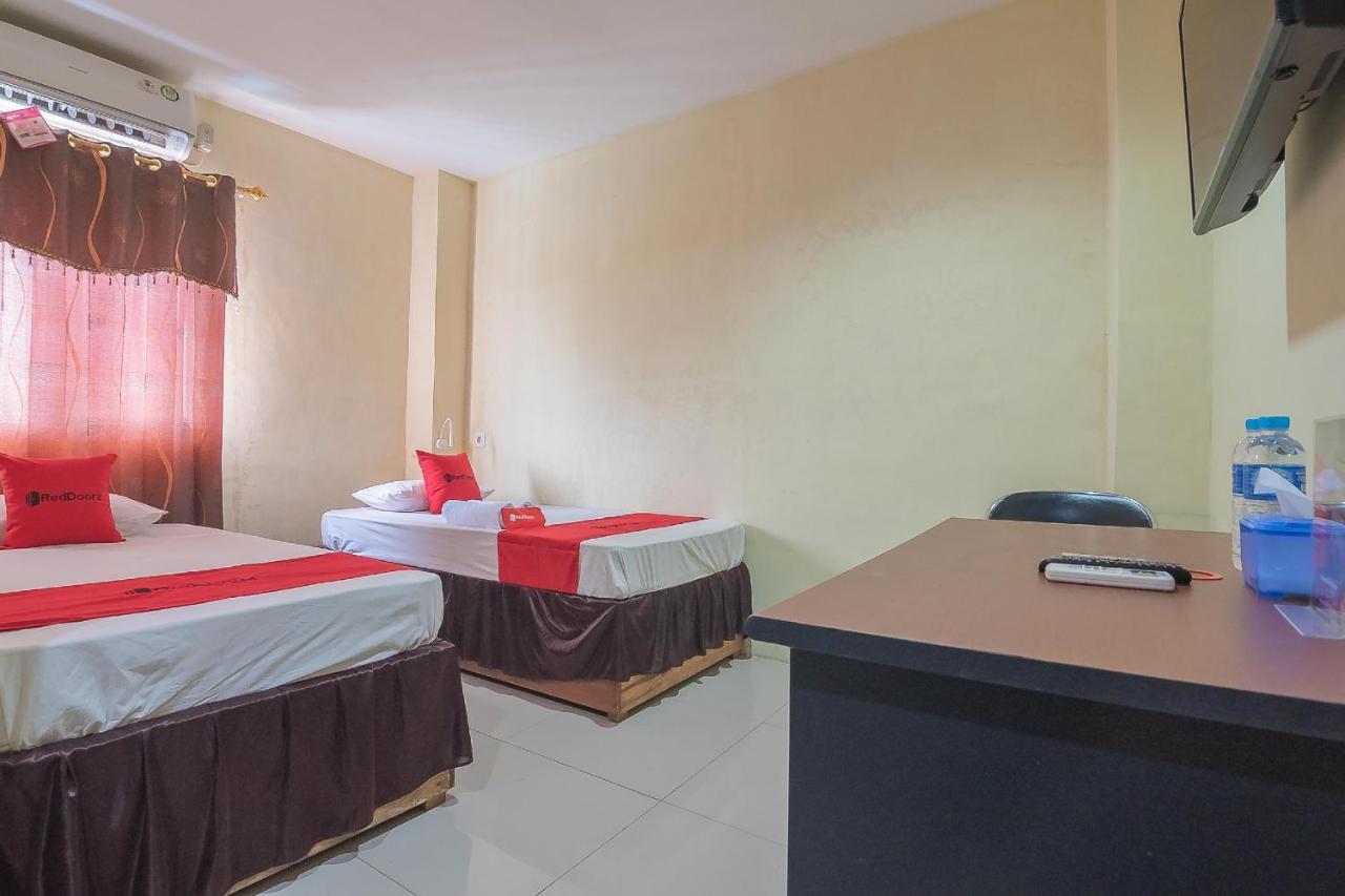 Hotel Reddoorz Syariah At Jalan Cilik Riwut Kapuas à Kualakapuas Extérieur photo